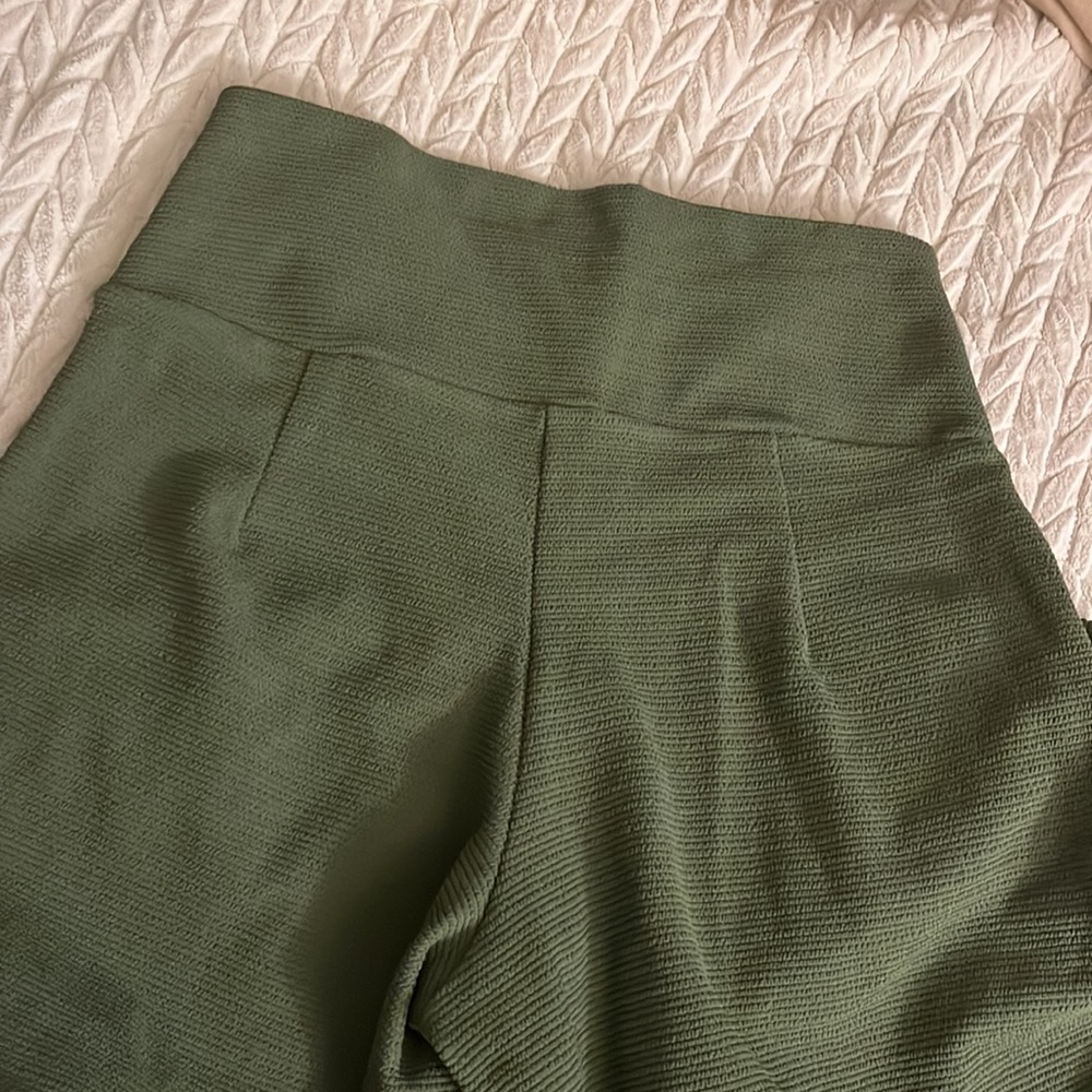 Olive Micro Scrunch Wide Leg Pant NWT - Picture 7 of 9